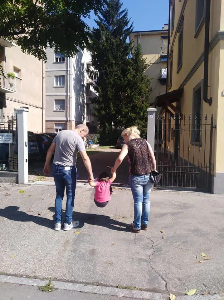 La bimba portata via da casa dai finti operatori dell'Enpa è tornata dai suoi genitori