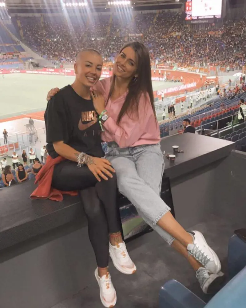 Claudia Lai all'Olimpico con la moglie di Dzeko