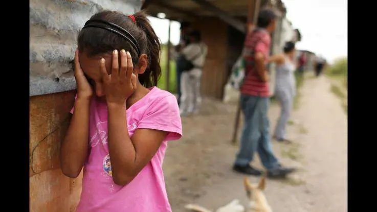 India, bimbi uccisi a bastonate per avere "fatto i bisogni all'aperto"