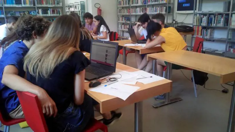 Salerno, diplomi falsi venduti in tutta Italia: l’indagine dei carabinieri