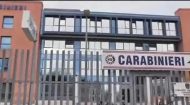 Tunisino chiede la birra. E poi tenta di scappare col registratore di cassa