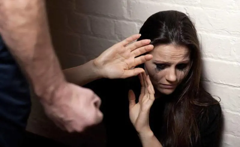 Rovigo, ragazza viene picchiata e sequestrata dalla famiglia del suo ex
