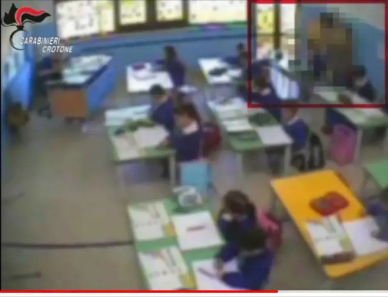 Botte e maltrattamenti ai bimbi, sospese tre maestre elementari