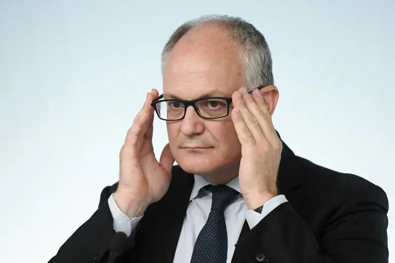 Riforma del salva-Stati, Gualtieri: "Non si tocca". Ed è rissa alla Camera