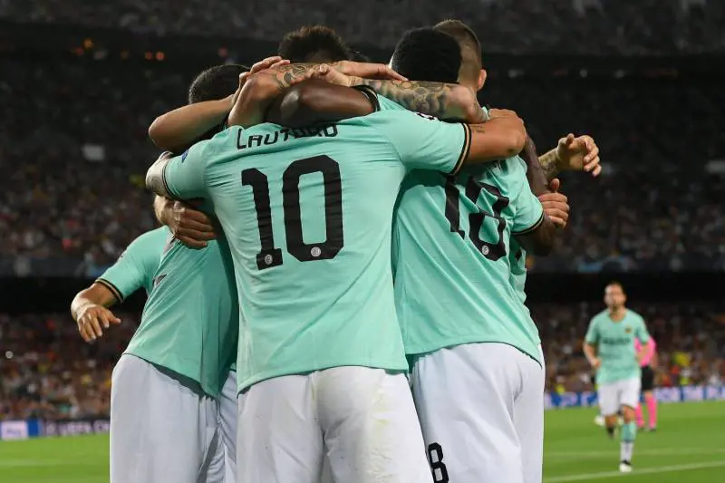 L'Inter incassa i complimenti di Messi: ma gli errori di Skomina restano