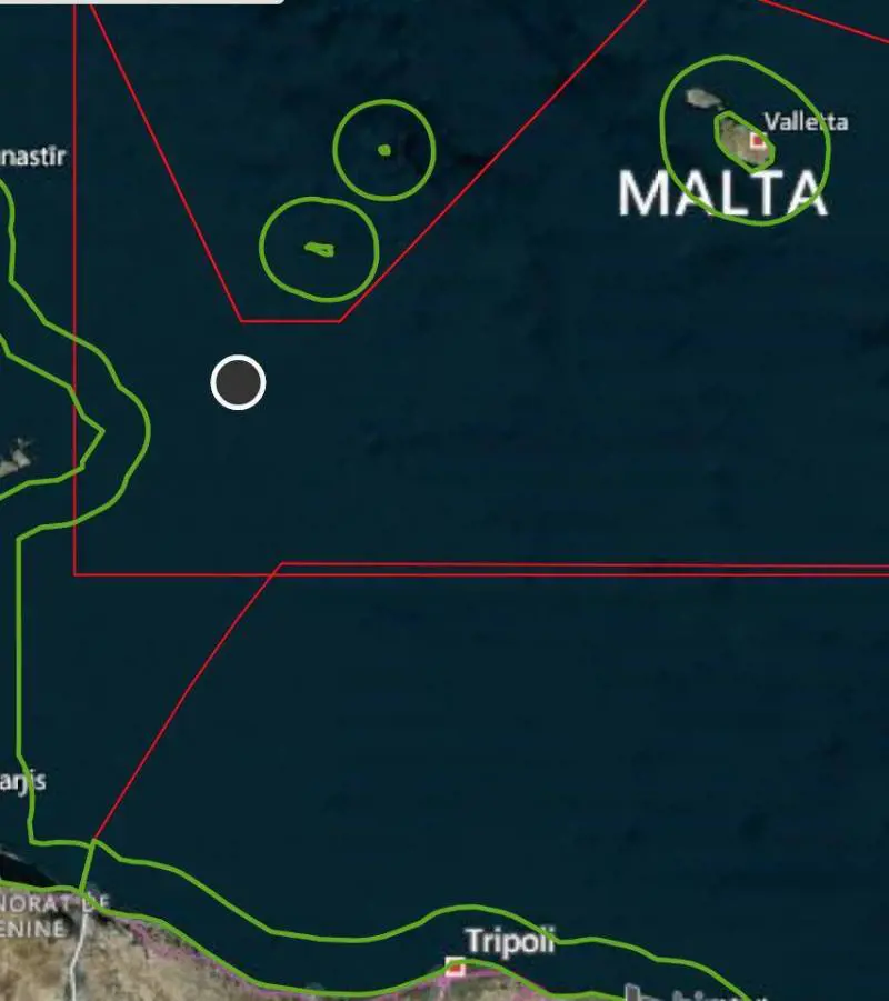 Migranti, giallo sulla Guardia costiera. "Operazione in acque maltesi"