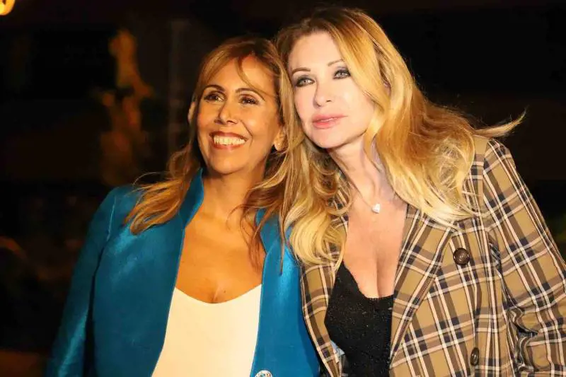 Woman for Woman - premio Camomilla per le donne che lottano con le donne