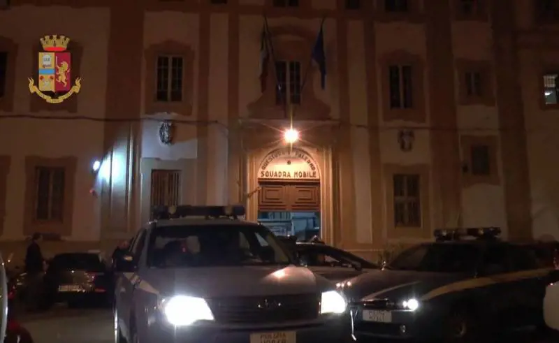 Minacce di morte e violenze contro la moglie, arrestato un palermitano