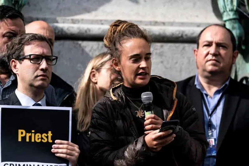 E Carola fa la "gretina"