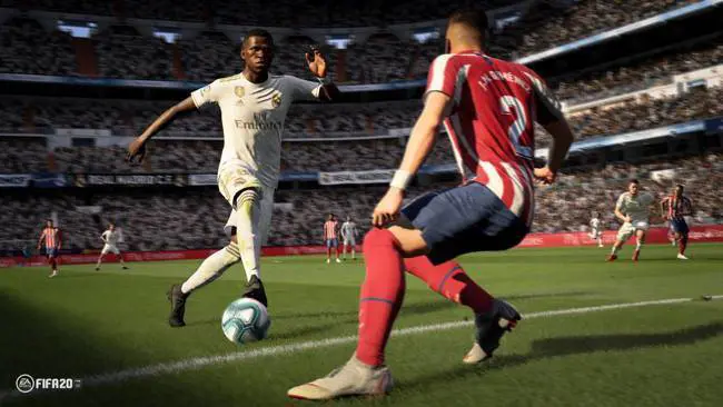 8Bit -  Confronto tra Fifa 20 e Pes 2020