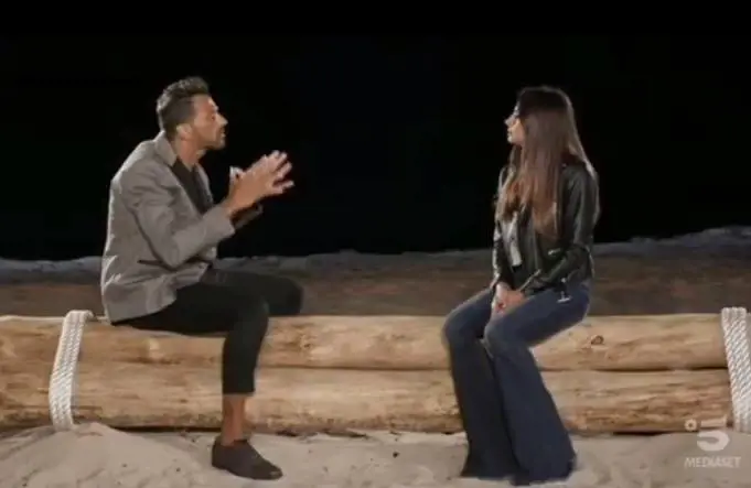 Momenti di terrore per Serena Enardu: "Un uomo ha tentato di mandarmi fuori strada"