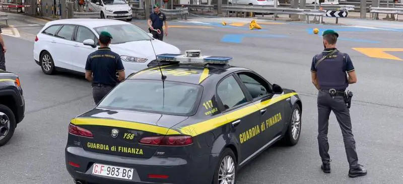 Ventimiglia: Gdf sequestra 144 kg di hascisc, arrestati due marocchini
