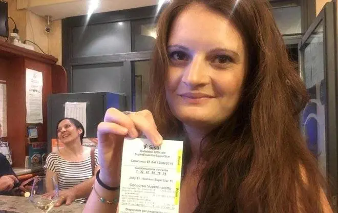 Superenalotto, il vincitore: “Sono milionario ma mi sento solo”