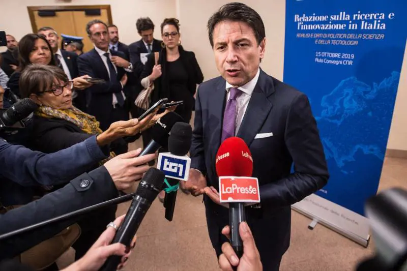 Sulle coperture Conte mette mano sul fuoco. E poi annuncia: "Carcere per gli evasori"