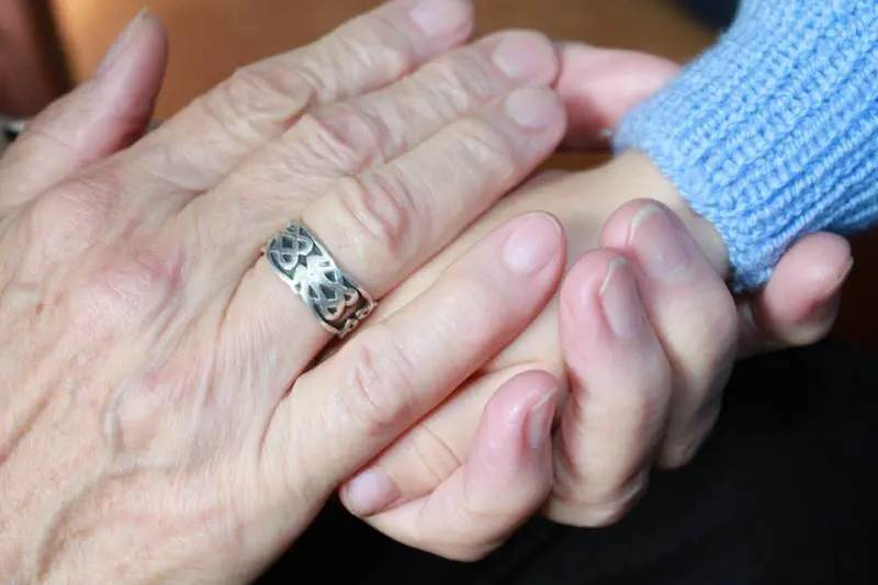 "Ho salvato nonna che soffocava". Il coraggio di Marta a soli 12 anni