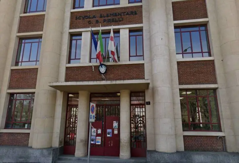 Dramma a scuola: bambino precipita nella tromba delle scale