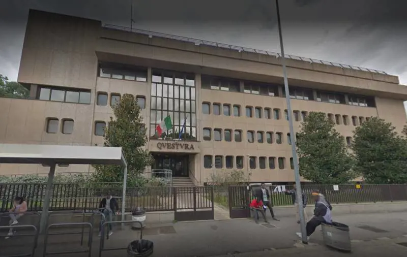 Prato, dopo rissa pesta agenti e danneggia volanti: fermato magrebino