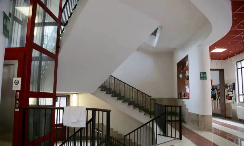 Bimbo caduto dalle scale a scuola, decretata la morte cerebrale