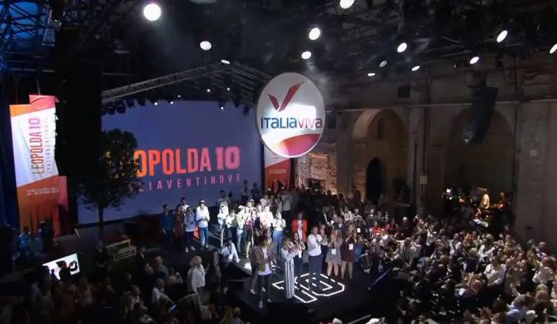 Renzi presenta il simbolo del partito Italia Viva