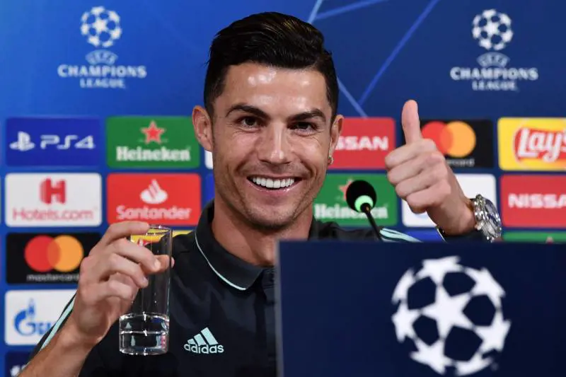 Cristiano Ronaldo su France Football: "Resto giovane con il lavoro"