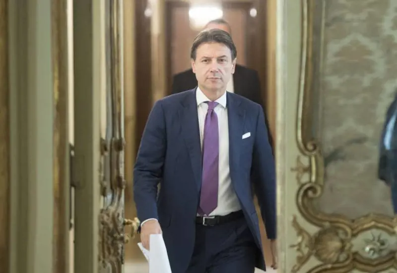 Intesa su Pos e sui contanti: ma partiranno solo da luglio. Sì alla tagliola delle manette