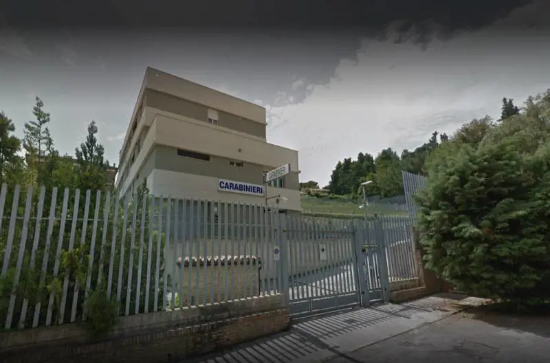 Loreto, tunisino espulso dal 2015 aggredisce militare: ai domiciliari