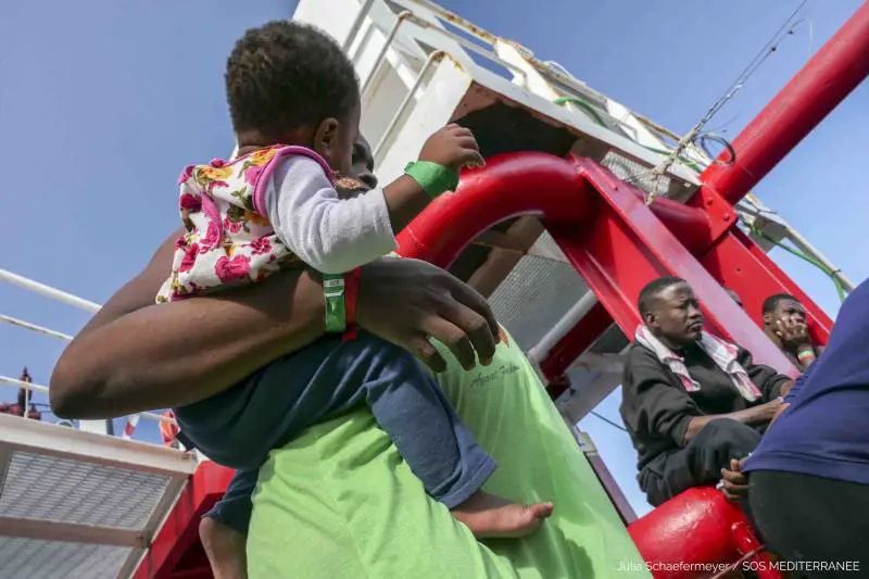 Via libera per la Ocean Viking. I profughi sbarcano a Pozzallo