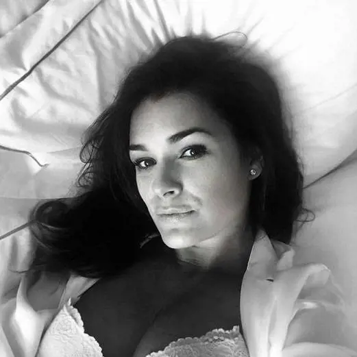 Alena Seredova in intimo, il web si scatena: "Sei illegale"