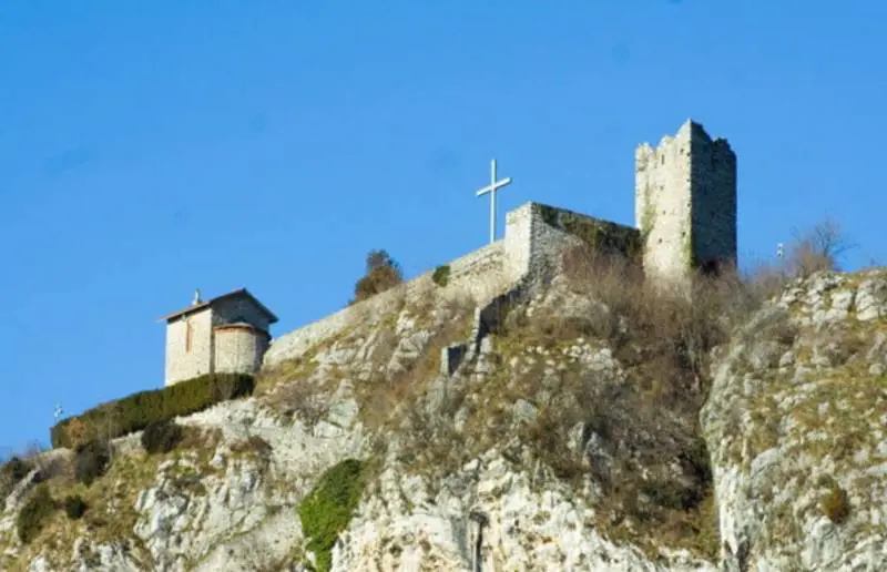 La passeggiata manzoniana nella dolce "città del ferro"