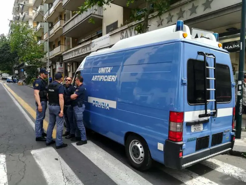 Altro plico bomba, psicosi Unabomber