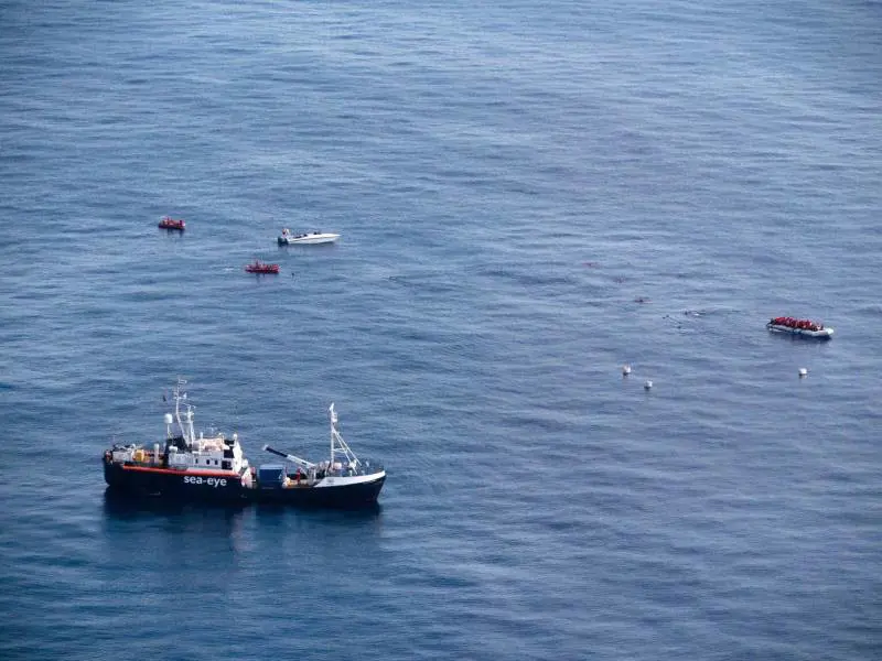 Il "talebano" pd Orlando fa volare gli aerei Ong