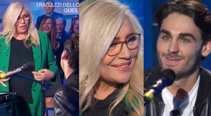 Mara Venier mette in imbarazzo Alberto Urso: "Tutto preso da Your Song e mi guardi proprio lì..."