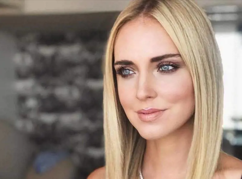 Chiara Ferragni, vessata da un hater: "Che schifo che fai, a me proprio non piaci"
