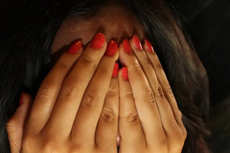 Salerno, picchia la madre e la compagna per 2 euro: denunciato 48enne