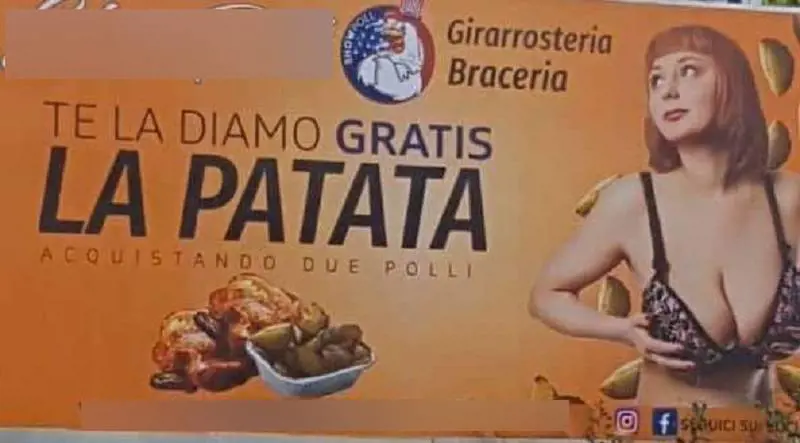 Caserta, cartelli pubblicitari sessisti: esplode la polemica ad Aversa