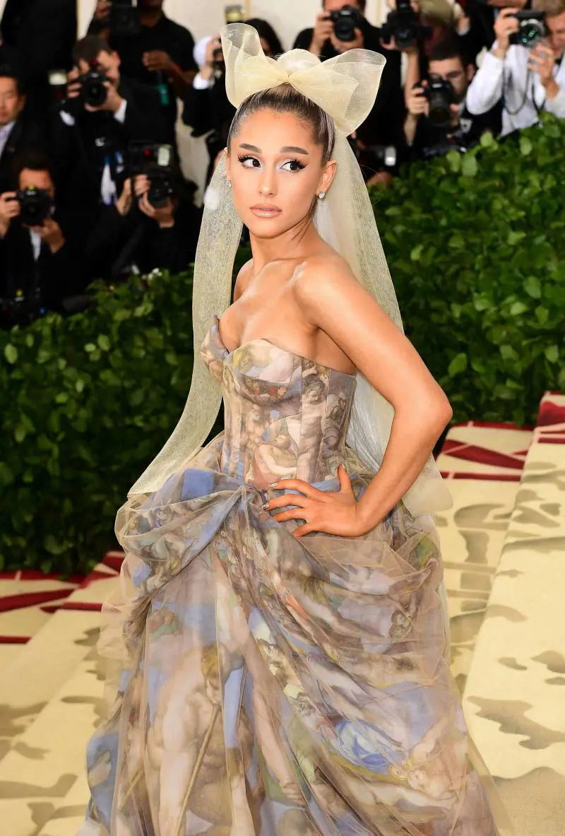 Ariana Grande parla dei suoi problemi festeggiando "Thank U, Next"