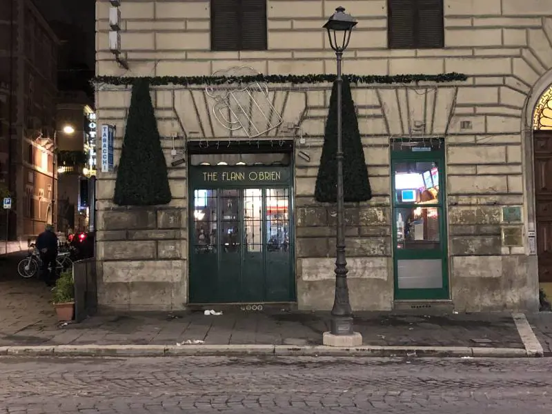 Roma, tifosi del Celtic accoltellati fuori da un pub della Capitale