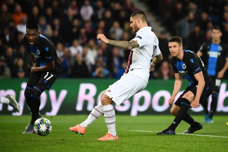 Psg campione di Francia, Icardi festeggia sui social: pioggia di insulti