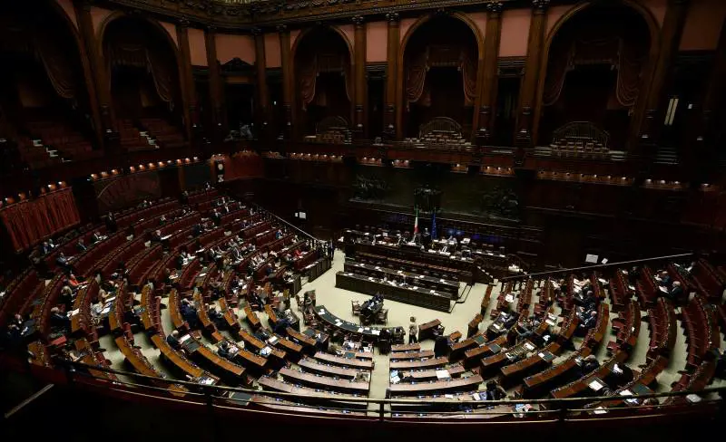 Taglio dei parlamentari, raggiunte le firme per il referendum