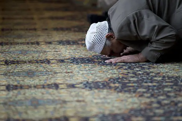 "Frustate le mogli adultere". Il consiglio choc degli imam agli uomini