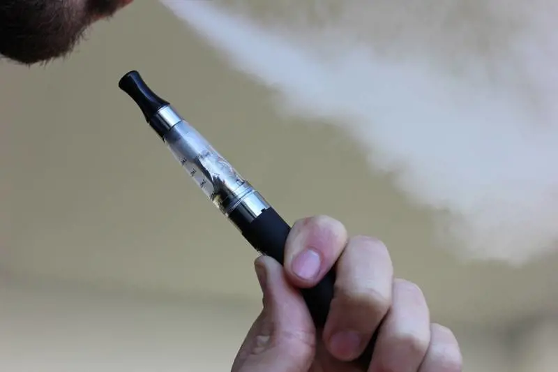 Vaping usa e getta, dall'1 giugno vietata la vendita: dannoso per la salute. Dove entra in vigore la nuova norma