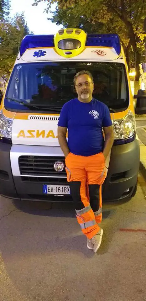 Bimbo salvato in extremis: stava soffocando con un wurstel