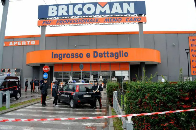 Assalto al furgone portavalori: vigilante ferito alla gamba