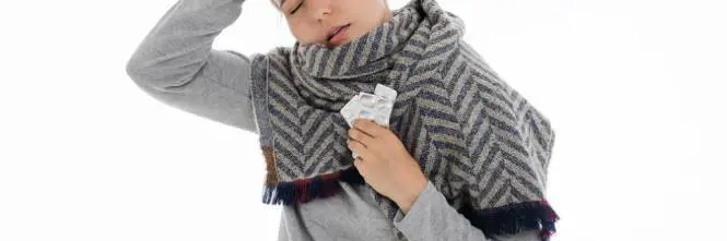 Placche in gola, i rimedi naturali per combatterle