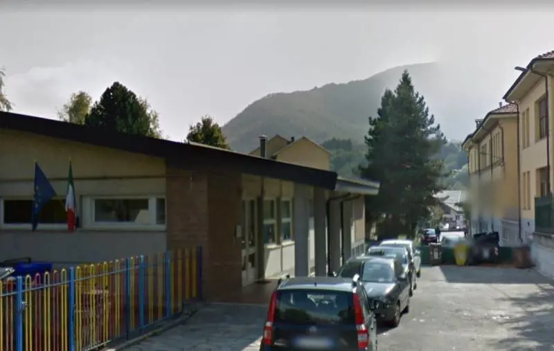 L'autoerotismo nel bar. Poi il gambiano ubriaco sviene in caserma