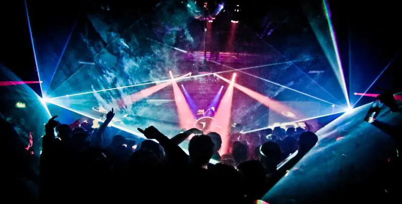 Malamovida, mega rissa in una discoteca