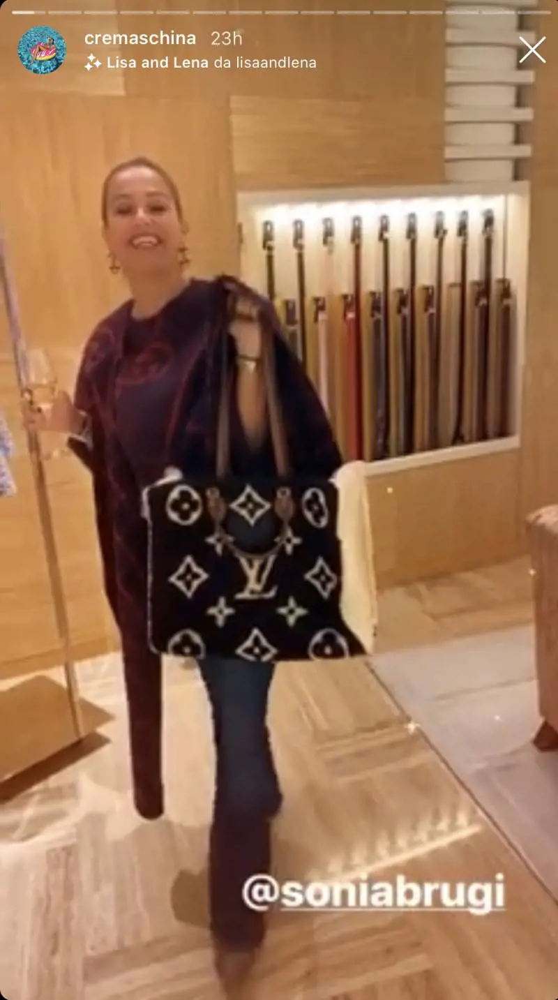 Shopping di lusso per Sonia Bruganelli e gli haters la attaccano