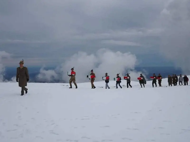 Quei tredici soldati sepolti cent'anni dopo la guerra
