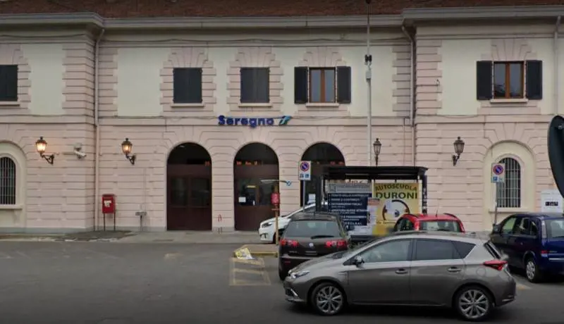 La morde e prova a spogliarla: l'orrore sul treno per Milano