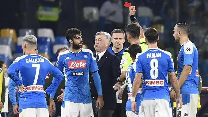 Un portiere bambino  e Gattuso sulla porta tra Ancelotti e il Napoli